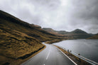 Route d'Ecosse entre un lac et la montagne, détente, relax